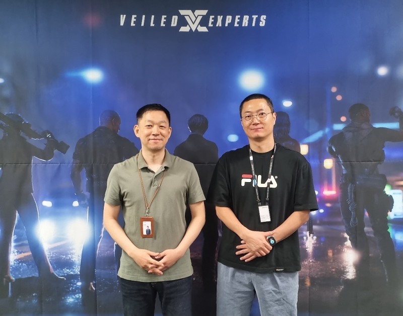 왼쪽부터 넥슨게임즈 김명현 디렉터, 정동일 기획팀장.