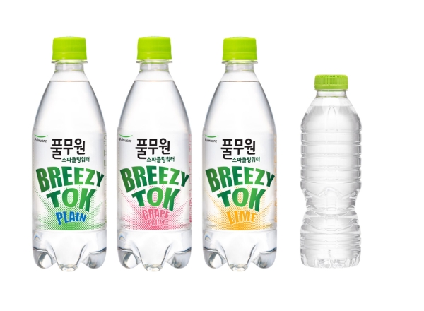 풀무원샘물 ‘2023 Fashion is to Love 3’ 행사에 제품 후원