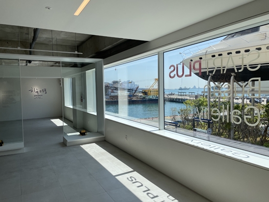 영국 미술전문기업 스타트아트, 부산전시장 개관...유연 작가, ‘하늘지붕’ 전시