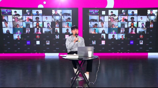 와이낫 부스터스를 위한 첫 번째 멘토링에 참여한 진용진 크리에이터