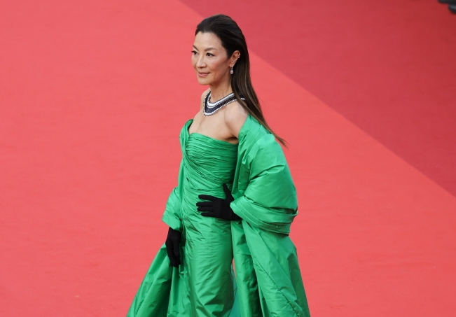 배우 양자경, 칸 영화제서 우아한 주얼리 스타일링 선보여