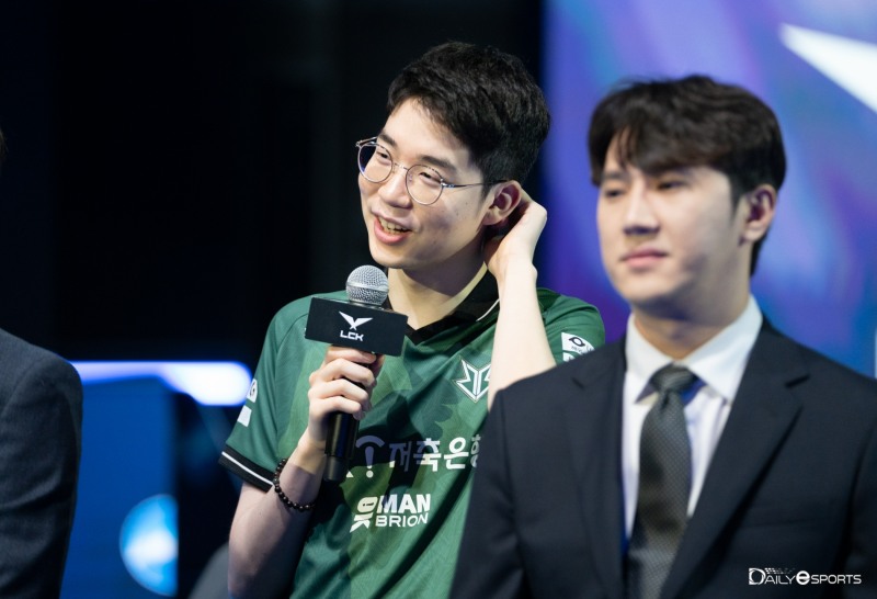 '엄티' "팀게임에서 누가 혼자 게임한다고 말하나"