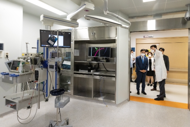 지역외상 협력병원 지정서 전달 / 사진 = 경기도 제공