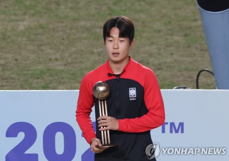 사진=이승원, 아디다스 브론즈볼 수상 / 사진출처=연합뉴스
