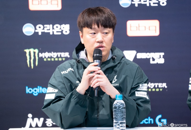 우리는 조금씩 앞으로 나가고 있다