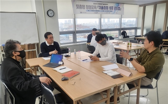 인천시는 중장년 예비창업자 기술창업 지원에 나선다 / 사진=인천시 제공