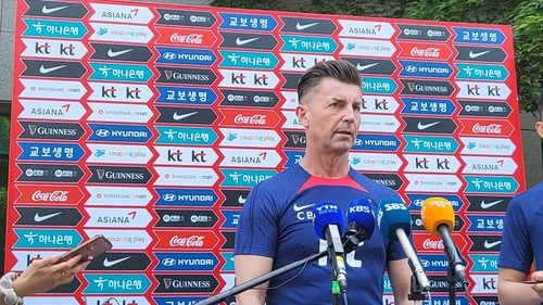 사진:콜린 벨 감독/ 대한축구협회 제공
