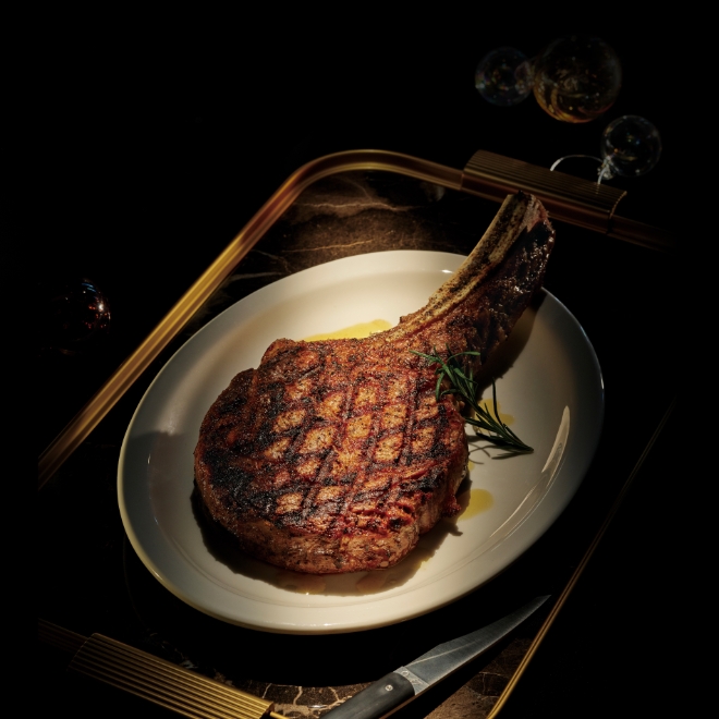 아웃백‘토마호크 스테이크’/ 이미지=bhc그룹 제공