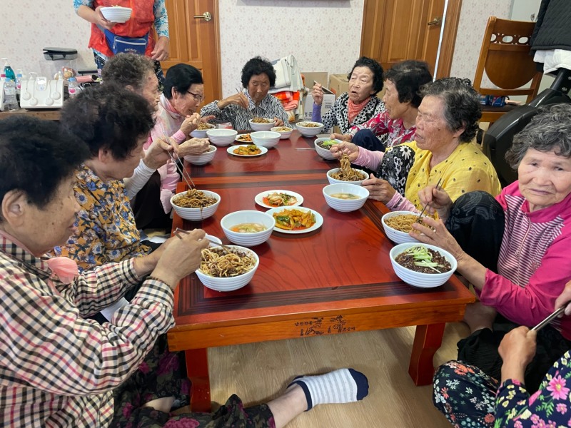 농촌봉사활동 (사진제공 = 진도군)