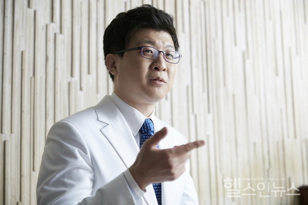 데일리치과이찬희원장(보존과전문의)