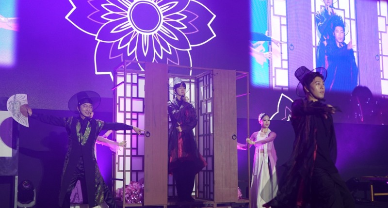 특별 마술쇼 '조선마술사' 공연 모습.