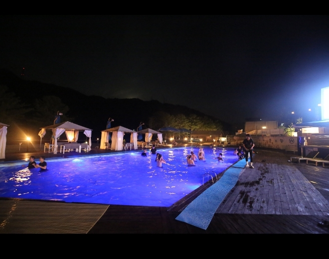 가평빠지 '크리스월드 수상레저' 야외 수영장 새단장 무료 오픈