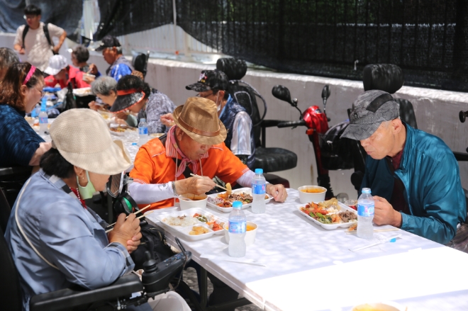 우양재단, CJ햇반소프트밀과 저소득노인 대상‘죽이 척척 기부캠페인’ 펼쳐