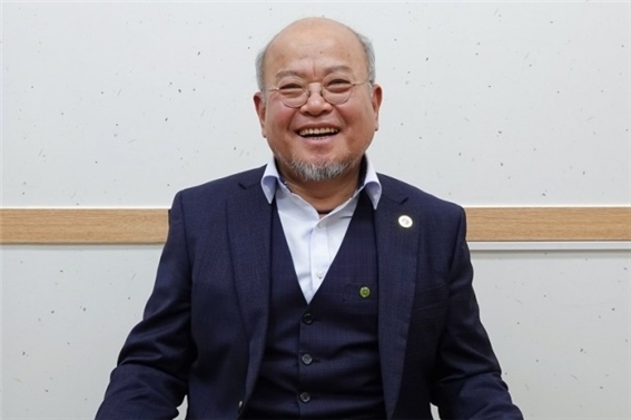 김홍 한국중고배구연맹 회장.