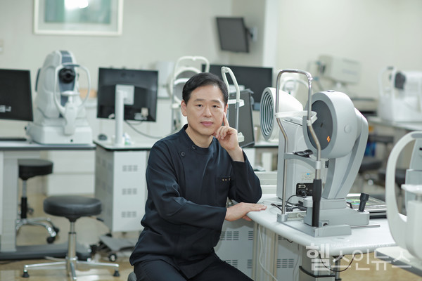 강남밝은명안과송명철원장