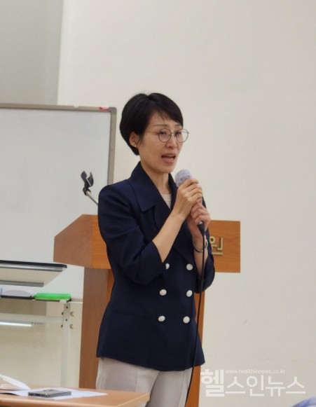 10일이진경신임한국원자력의학원원장이기자간담회에서의학원의주요목표와향후운영방향을소개하고있다.