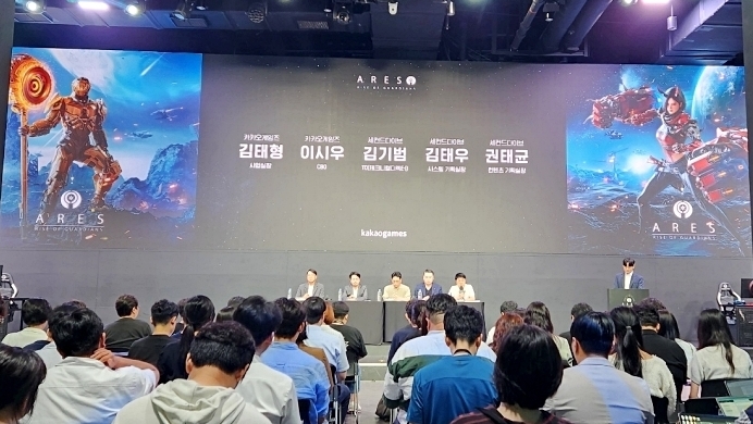 '아레스: 라이즈 오브 가디언즈' 인터뷰 현장 사진. 왼쪽부터 카카오게임즈 김태형 사업실장, 이시우 CBO, 세컨다이브 김기범 TD, 김태우 기획실장, 권태균 기획실장.