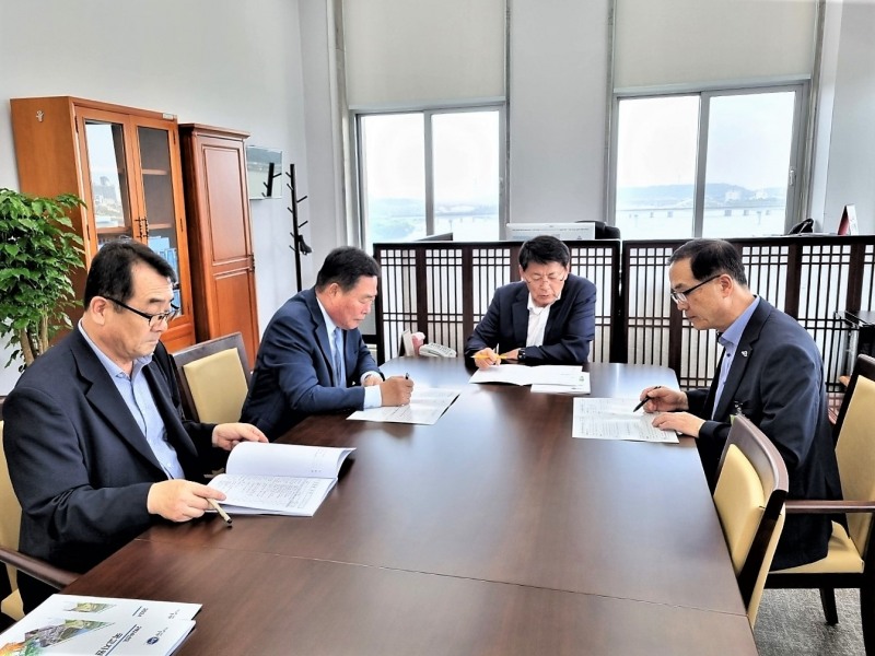 무안군수 국회 방문 (사진제공 = 무안군)