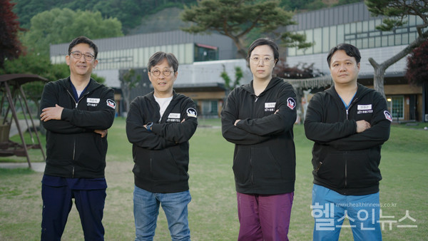 (왼쪽부터)박순석동물의료센터박순석수의사,동물보호단체라이프심인섭대표,잠실동물병원김정희수의사,커비동물병원안정근수의사