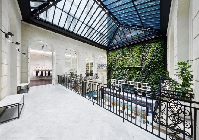 프랑스 파리에 위치한 ‘키스(Kith)’ 플래그십 스토어 내부 전경. / 사진=현대백화점 제공