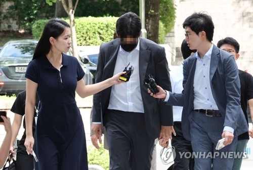 사진: 안산 그리너스FC '입단 뒷돈' 에이전트 영장심사/ 연합뉴