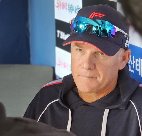 사진: 래리 서튼 롯데 자이언츠 감독/ 연합뉴스