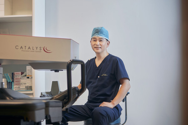 강남서울밝은안과박형직대표원장