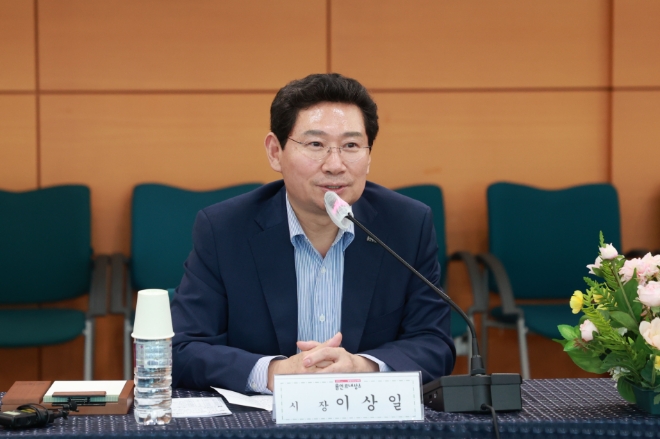 이상일 용인특례시장이 강원도 속초해수욕장의 경우 용인시민이면 주차장을 무료로 사용하게 했다.(사진=용인시)
