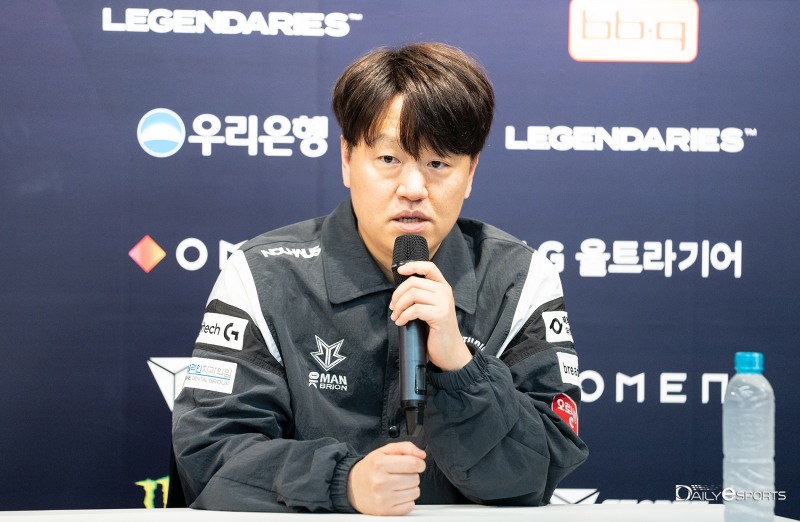 최우범 감독, "3세트, 프로가 지면 안 되는 경기"