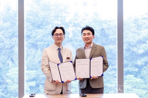 (왼쪽부터)구동회강북삼성병원임상시험센터장,김민석제이앤피메디사업본부장(제이앤피메디제공)
