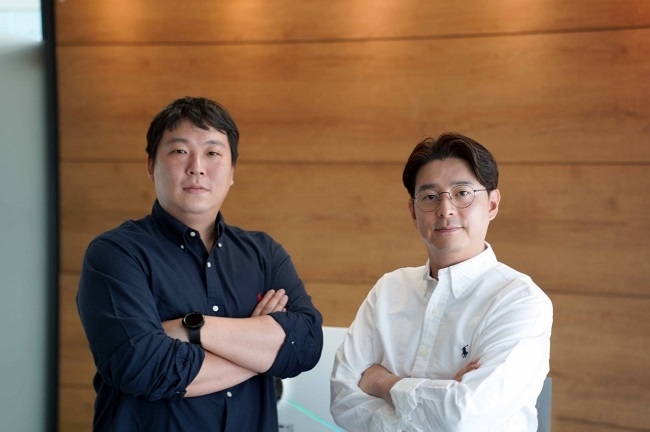 윤건 BU바움 대표(왼쪽)과 조우진 바움랩스 대표(오른쪽) / 사진=바움컬처스 제공