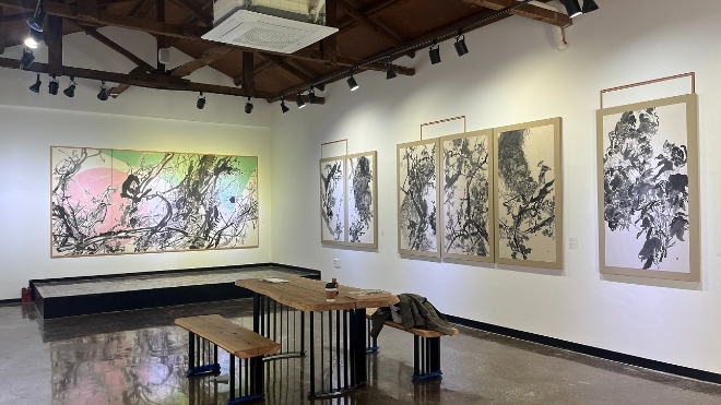 둔장마을미술관 우용민 초대전 / 사진=신안군 제공