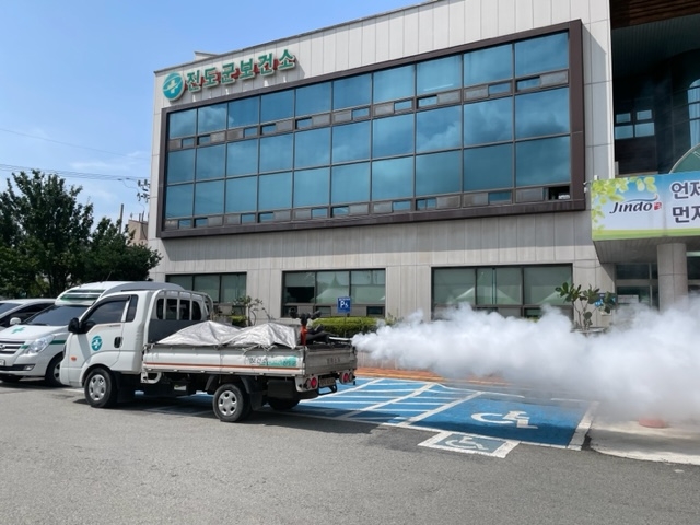 감염병 대비 하절기 집중 방역소독 / 사진=진도군 제공