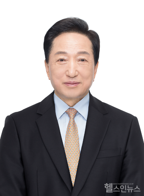 김철수에이치플러스양지병원이사장