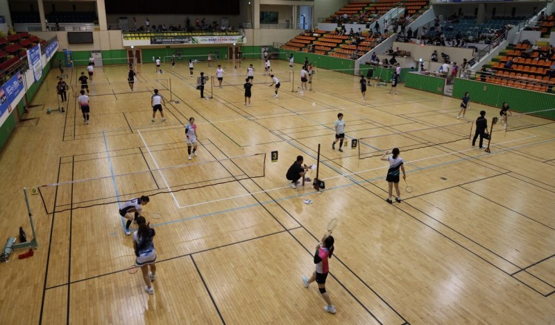 KB금융 전국대학실업배드민턴연맹전 (사진제공 = 장흥군)