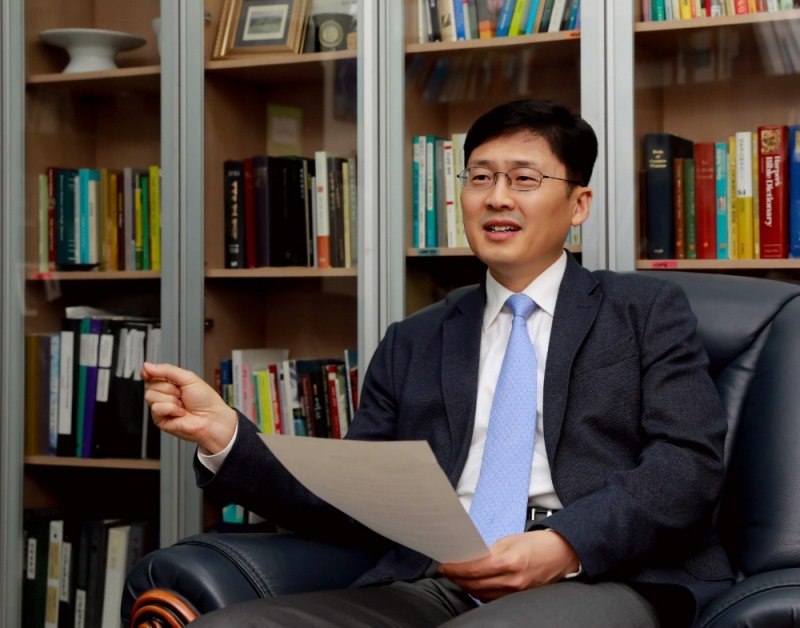 안덕원 실천신학 교수 (횃불트리니티신학대학원대) 사진제공=종교교회