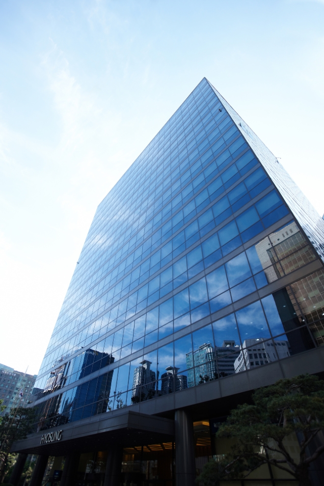 효성첨단소재는 협력사들의 전과정 환경영향평가(LCA) 산정 사업을 지원하기로 했다고 16일 밝혔다. 사진은 마포구에 위치한 효성 본사의 모습. (사진 = 효성 제공)