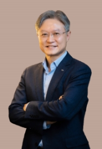 HL그룹은 ‘책임경영’ 체제 본격 시행을 위해 섹터(Sector)장급 CEO 인사를 단행했다고 17일 밝혔다. 사진은 건설 섹터장 겸 HL디앤아이한라 대표이사 수석사장으로 승진 발탁된 홍석화 사장의 모습. (사진 = HL그룹 제공)