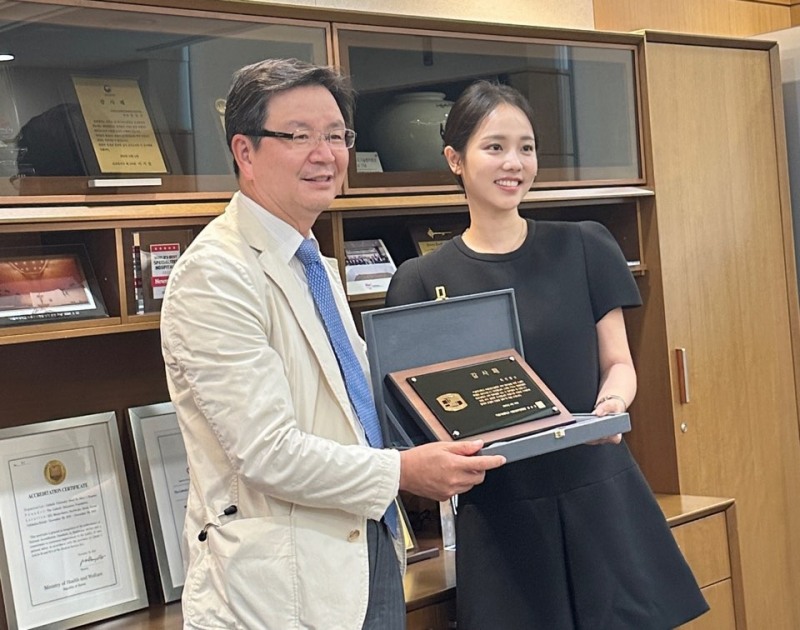 페이퍼백 최선정-이상원 대표 부부, 어린이 환우들을 위해 1억 원 후원