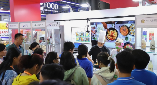 ‘베트남 식음료박람회’ 한식 스튜디오 시식 행사 / 사진=한국농수산식품유통공사 제공