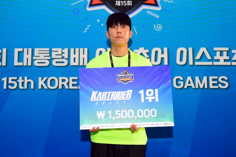 [KeG] 서울 이용현, 11R 만에 2점 차로 카트라이더: 드리프트 우승