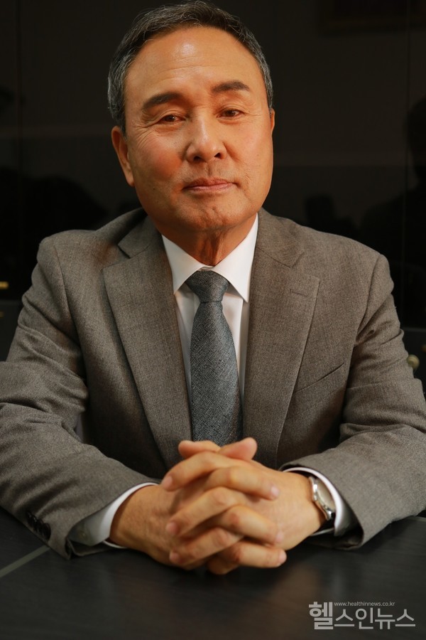 강신욱단국대학교명예교수