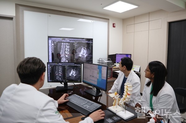 참포도나무병원 척추센터, 호주·뉴질랜드 의료진에 양방향 척추내시경 수술 연수