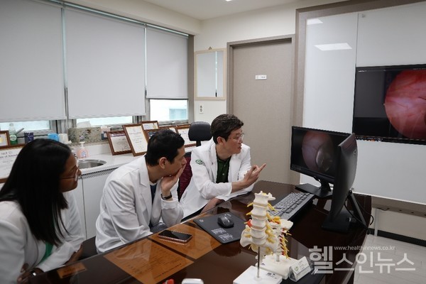 참포도나무병원척추센터,호주·뉴질랜드의료진에양방향척추내시경수술연수(참포도나무병원제공)