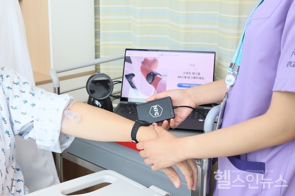 중앙대광명병원스마트임상시험센터에서스마트폰을이용한임상시험을진행하고있다.