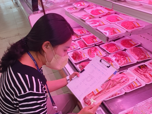 추석명절 축산물특별위생점검을 실시하고 있다. / 사진=농협 제공