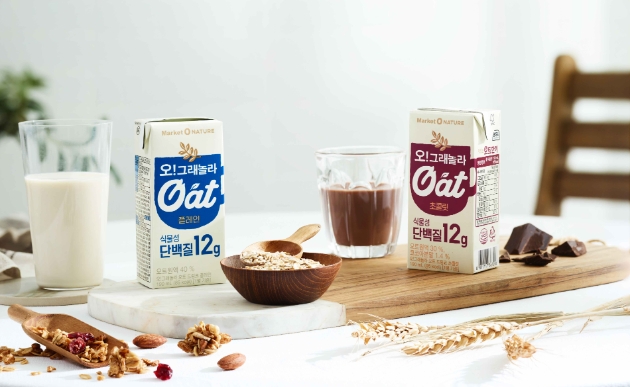 오리온 ‘마켓오네이처 오!그래놀라 오트 드링크’ 2종 제품 연출컷 / 사진=오리온 제공
