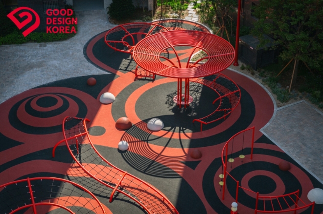 대치푸르지오써밋에 설치된 아티스틱 플레이그라운드 전경 / 사진=대우건설 제공