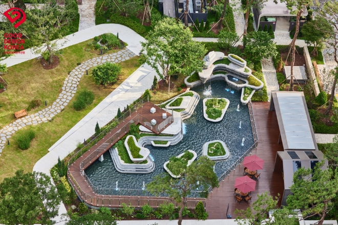 HDC현대산업개발이 선보인 수원센트럴아이파크자이의 '아이파크 워터 오브제‘가 2023년 우수디자인(GD)상품으로 선정됐다. / 사진=HDC현대산업개발 제공