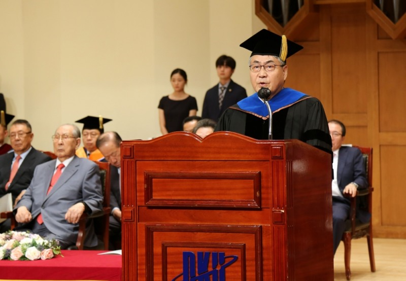 취임사를 하고 있는 제19대 단국대 안순철 총장 (사진제공=단국대)